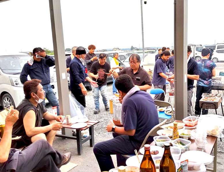 株式会社藤真工業バーベキューの様子